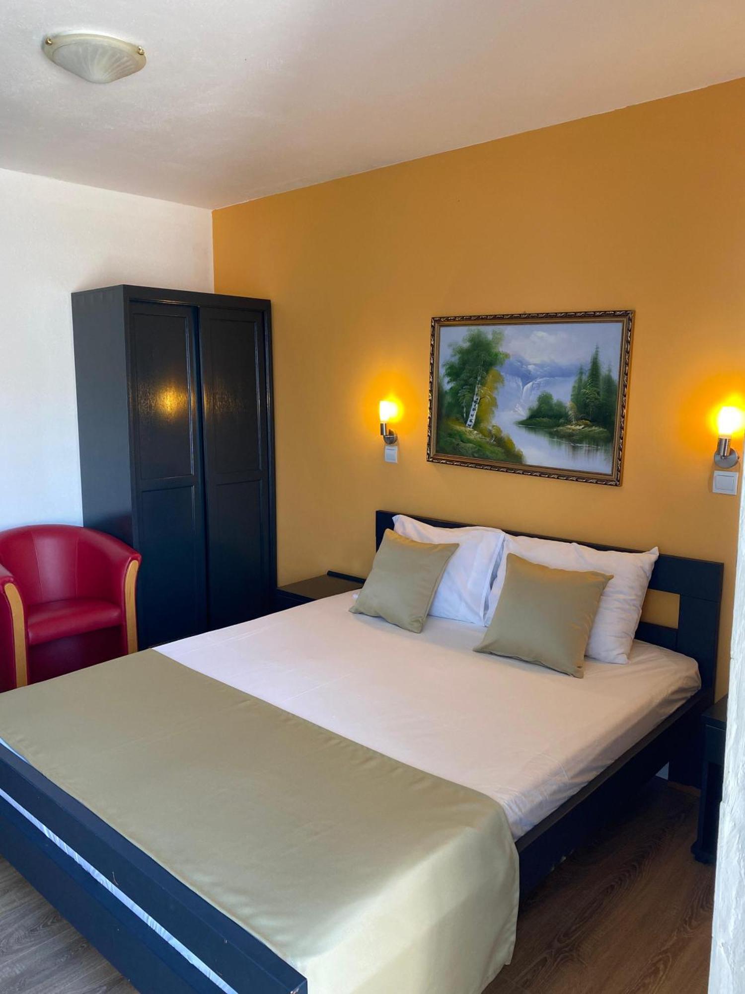 New Hotel Kuc By Marvel Budva Eksteriør billede