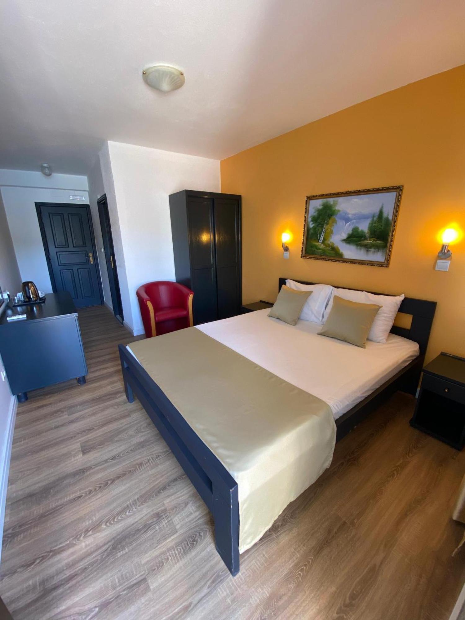 New Hotel Kuc By Marvel Budva Eksteriør billede